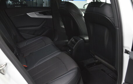 Audi A4, 2019 год, 2 950 000 рублей, 12 фотография