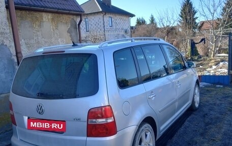 Volkswagen Touran III, 2003 год, 680 000 рублей, 5 фотография