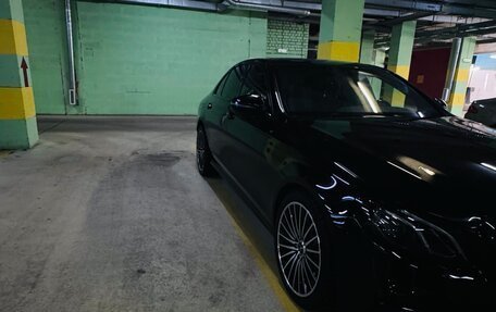 Mercedes-Benz E-Класс, 2019 год, 3 790 000 рублей, 4 фотография