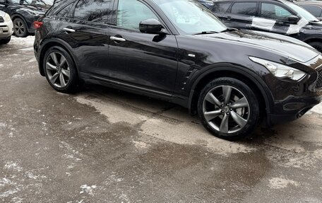 Infiniti QX70, 2013 год, 2 200 000 рублей, 2 фотография