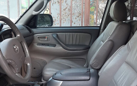 Toyota Sequoia II рестайлинг, 2005 год, 2 500 000 рублей, 5 фотография