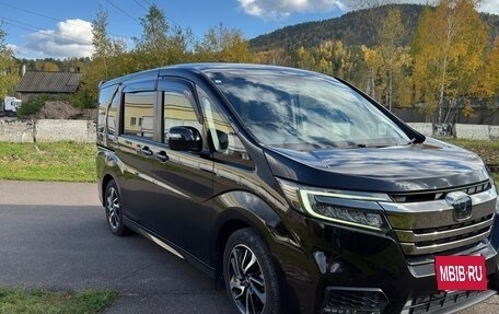 Honda Stepwgn IV, 2019 год, 2 250 000 рублей, 2 фотография