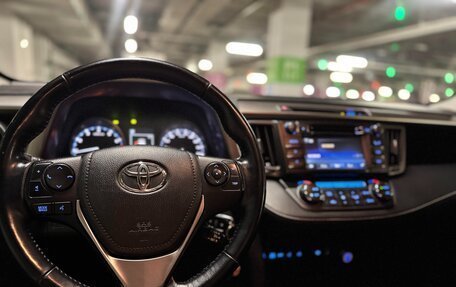 Toyota RAV4, 2016 год, 1 800 000 рублей, 6 фотография