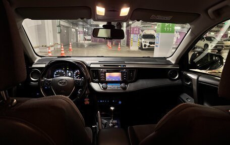 Toyota RAV4, 2016 год, 1 800 000 рублей, 9 фотография