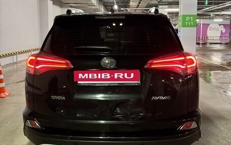 Toyota RAV4, 2016 год, 1 800 000 рублей, 11 фотография