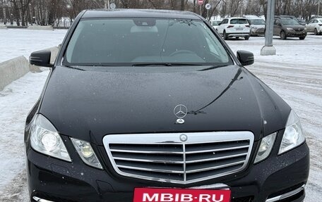 Mercedes-Benz E-Класс, 2011 год, 1 800 000 рублей, 2 фотография