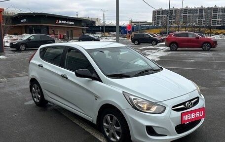 Hyundai Solaris II рестайлинг, 2013 год, 720 000 рублей, 2 фотография