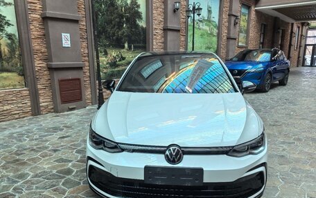 Volkswagen Golf VIII, 2022 год, 1 999 800 рублей, 2 фотография