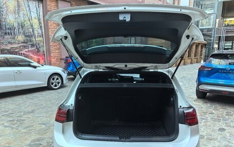 Volkswagen Golf VIII, 2022 год, 1 999 800 рублей, 11 фотография