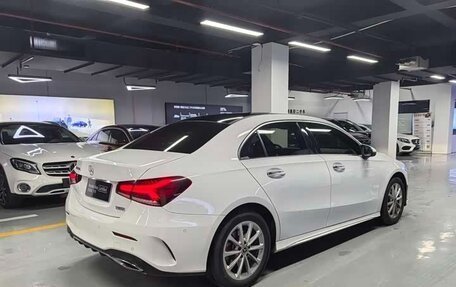 Mercedes-Benz A-Класс, 2022 год, 1 990 000 рублей, 5 фотография