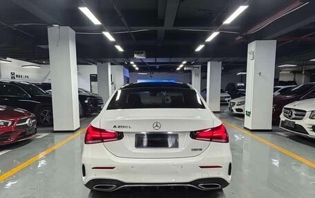 Mercedes-Benz A-Класс, 2022 год, 1 990 000 рублей, 6 фотография