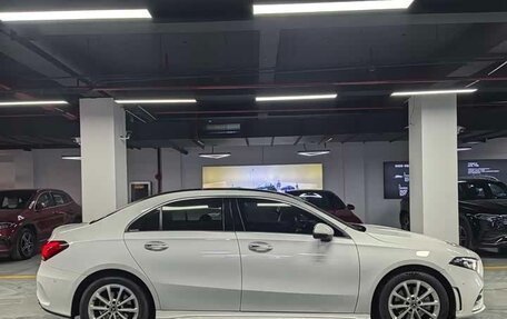 Mercedes-Benz A-Класс, 2022 год, 1 990 000 рублей, 8 фотография