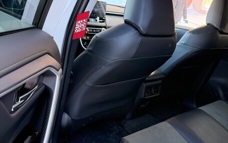 Toyota RAV4, 2025 год, 4 450 000 рублей, 3 фотография