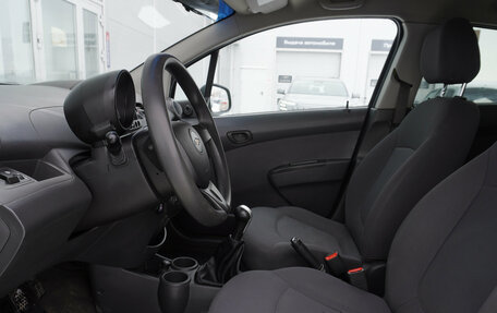 Chevrolet Spark III, 2011 год, 570 000 рублей, 10 фотография