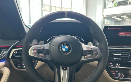 BMW 5 серия, 2018 год, 3 890 000 рублей, 12 фотография