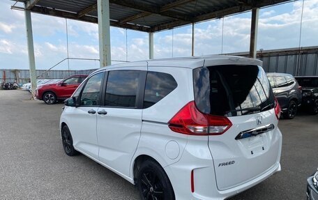 Honda Freed II, 2022 год, 1 590 000 рублей, 5 фотография