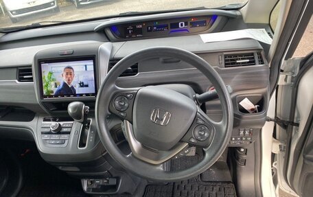 Honda Freed II, 2022 год, 1 590 000 рублей, 7 фотография