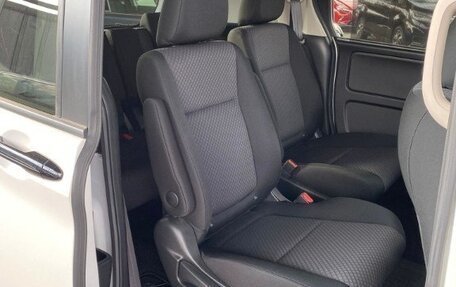 Honda Freed II, 2022 год, 1 590 000 рублей, 4 фотография