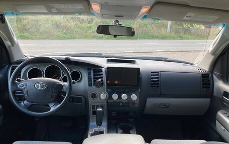 Toyota Tundra II, 2010 год, 2 800 000 рублей, 6 фотография