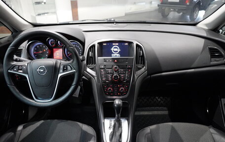 Opel Astra J, 2011 год, 825 000 рублей, 13 фотография