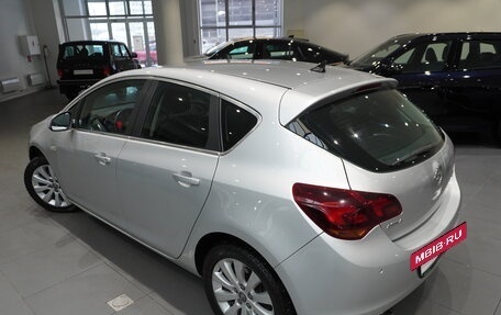 Opel Astra J, 2011 год, 825 000 рублей, 4 фотография