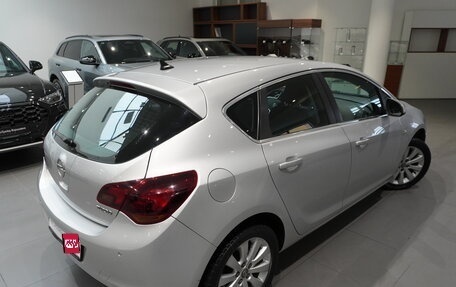 Opel Astra J, 2011 год, 825 000 рублей, 6 фотография