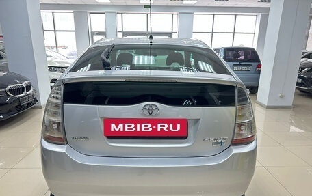 Toyota Prius, 2006 год, 690 000 рублей, 5 фотография
