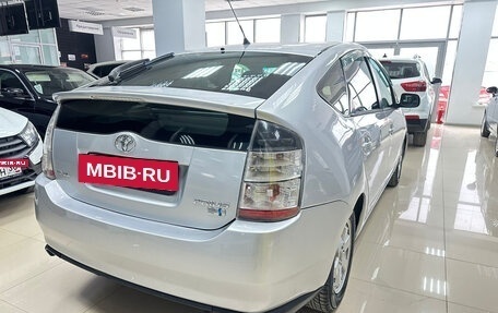 Toyota Prius, 2006 год, 690 000 рублей, 7 фотография