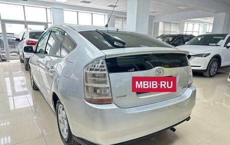Toyota Prius, 2006 год, 690 000 рублей, 6 фотография