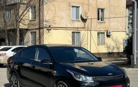 KIA Rio IV, 2019 год, 990 000 рублей, 1 фотография