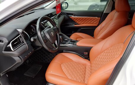 Toyota Camry, 2019 год, 3 100 000 рублей, 7 фотография