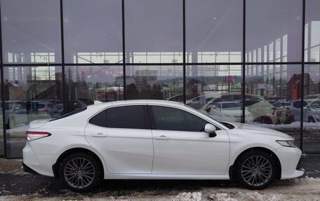 Toyota Camry, 2019 год, 3 100 000 рублей, 5 фотография