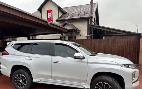 Mitsubishi Montero Sport, 2021 год, 4 550 000 рублей, 3 фотография