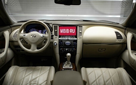 Infiniti FX II, 2013 год, 2 499 000 рублей, 8 фотография