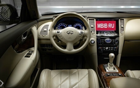 Infiniti FX II, 2013 год, 2 499 000 рублей, 9 фотография