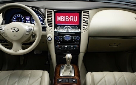 Infiniti FX II, 2013 год, 2 499 000 рублей, 19 фотография