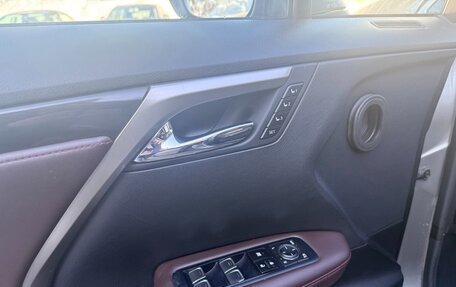 Lexus RX IV рестайлинг, 2019 год, 4 950 000 рублей, 10 фотография