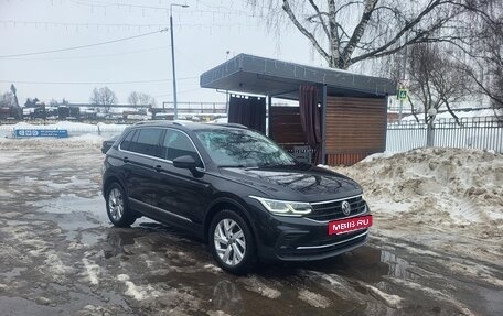 Volkswagen Tiguan II, 2021 год, 3 150 000 рублей, 2 фотография