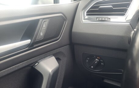 Volkswagen Tiguan II, 2021 год, 3 150 000 рублей, 26 фотография