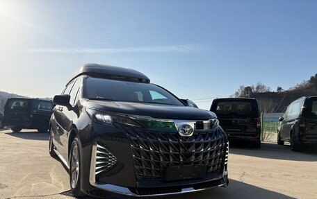 Toyota Sienna, 2024 год, 7 300 000 рублей, 2 фотография