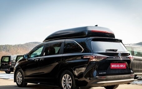 Toyota Sienna, 2024 год, 7 300 000 рублей, 3 фотография