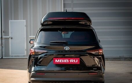 Toyota Sienna, 2024 год, 7 300 000 рублей, 4 фотография