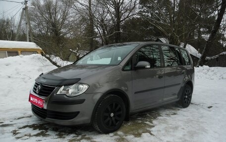 Volkswagen Touran III, 2008 год, 545 000 рублей, 1 фотография