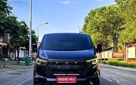 Ford Tourneo Custom I рестайлинг, 2023 год, 4 880 000 рублей, 2 фотография