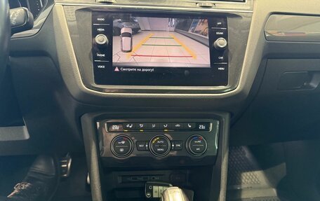 Volkswagen Tiguan II, 2018 год, 2 449 000 рублей, 20 фотография