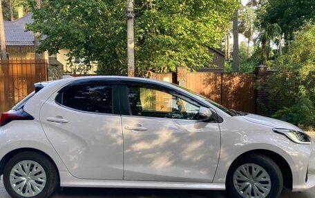 Toyota Yaris, 2021 год, 1 147 500 рублей, 4 фотография