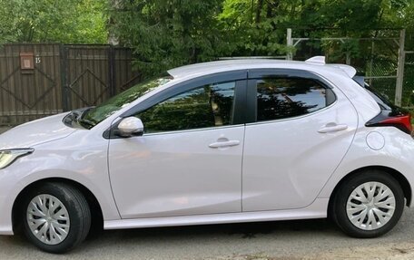 Toyota Yaris, 2021 год, 1 147 500 рублей, 5 фотография