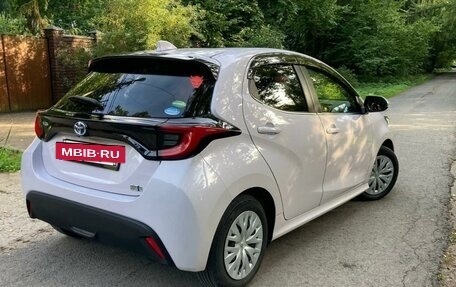 Toyota Yaris, 2021 год, 1 147 500 рублей, 6 фотография