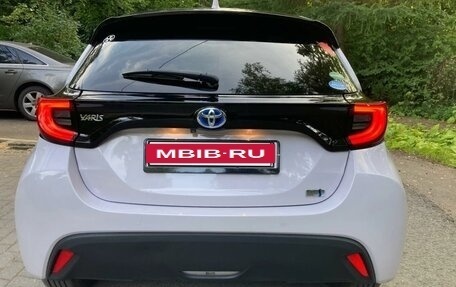 Toyota Yaris, 2021 год, 1 147 500 рублей, 8 фотография