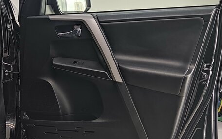 Toyota RAV4, 2016 год, 2 280 000 рублей, 31 фотография